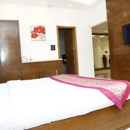 Hotel Pacific Roorkee Ngoại thất bức ảnh