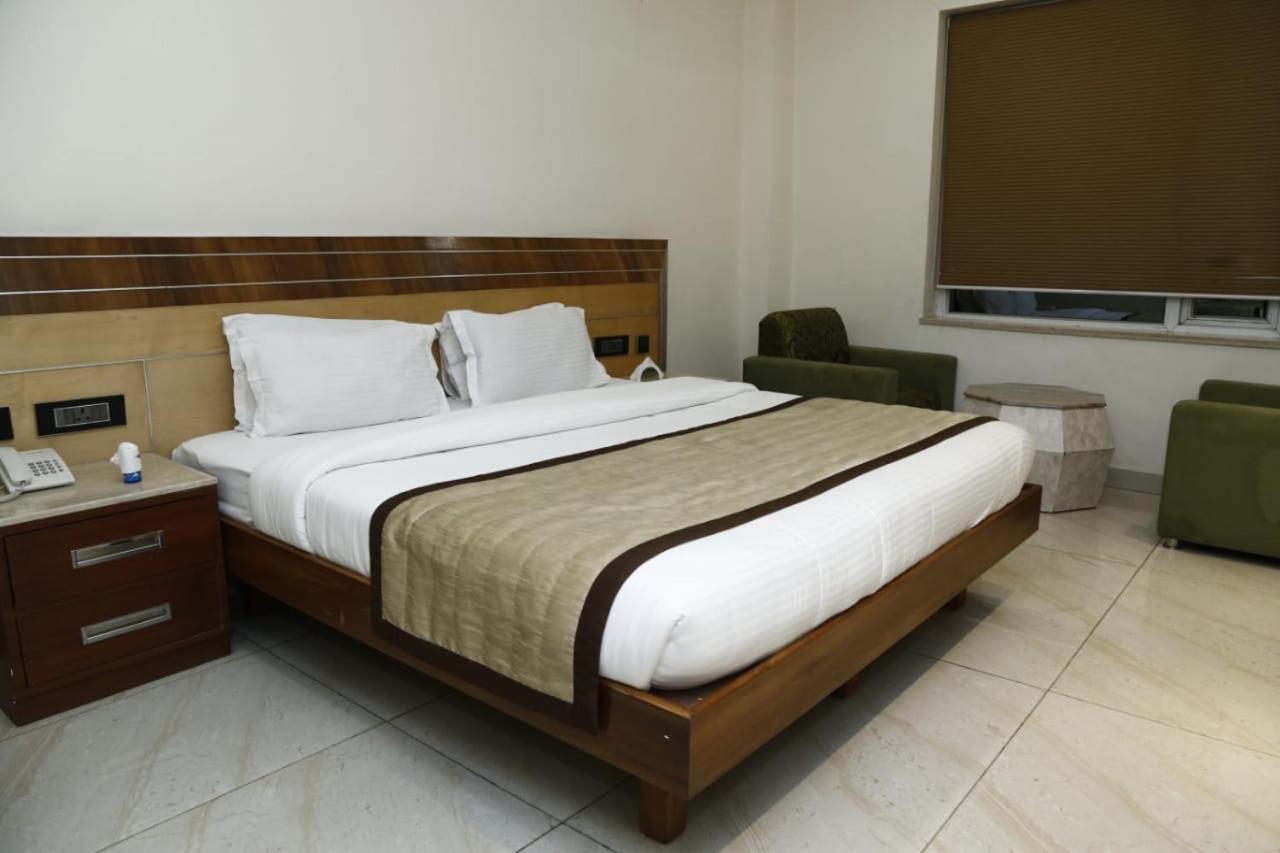 Hotel Pacific Roorkee Ngoại thất bức ảnh