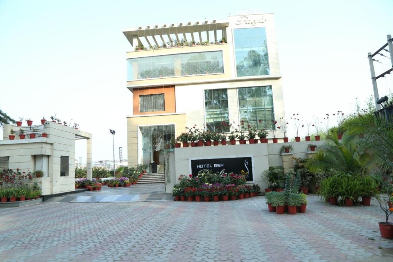 Hotel Pacific Roorkee Ngoại thất bức ảnh