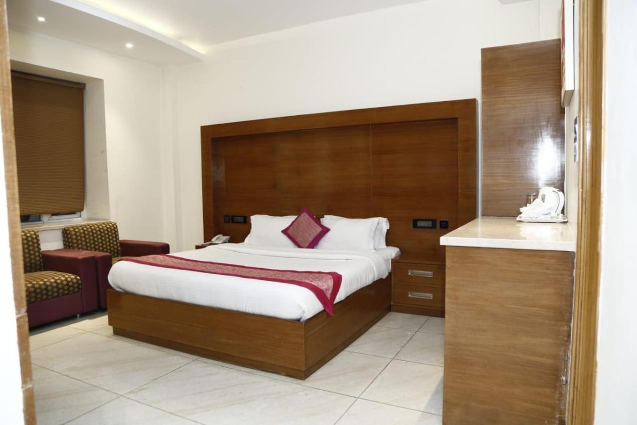 Hotel Pacific Roorkee Ngoại thất bức ảnh